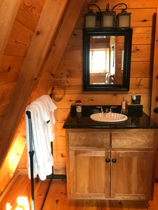 Cabin Rental With Weekly Cleaning and Laundry Service